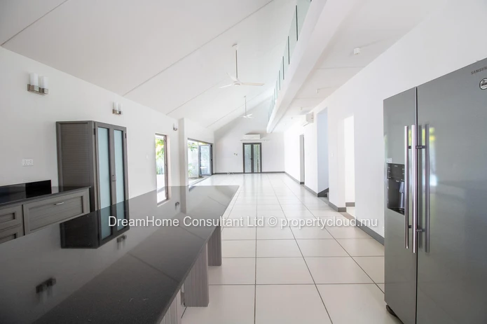 Modern Family Home for Rent – Stunning Mountain Views! - AVAILABLE FROM SEPTEMBER!