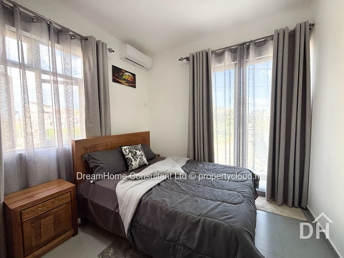 Beachside 3 bedroom apartment - brand new unit