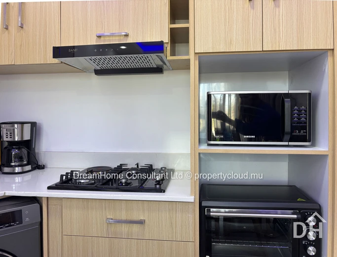 Beachside 3 bedroom apartment - brand new unit