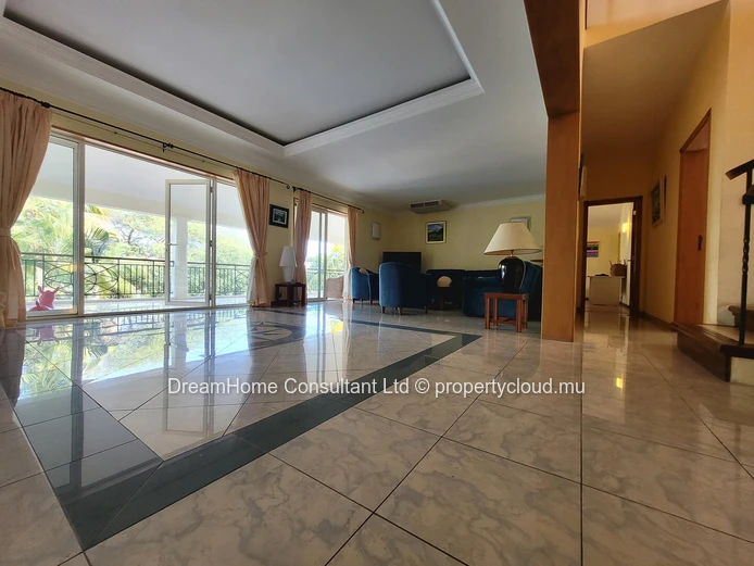 Villa exceptionnelle de 5 chambres à vendre dans une résidence sécurisée - Black River