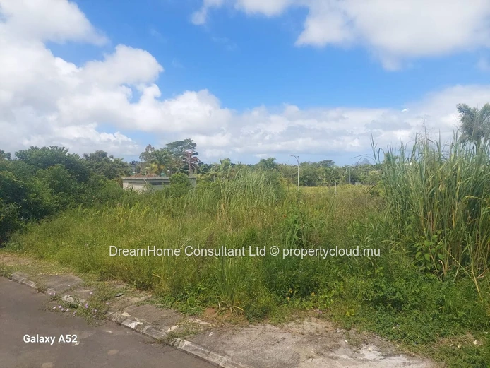 Prestigious Residential Land for Sale in Moka - freehold
