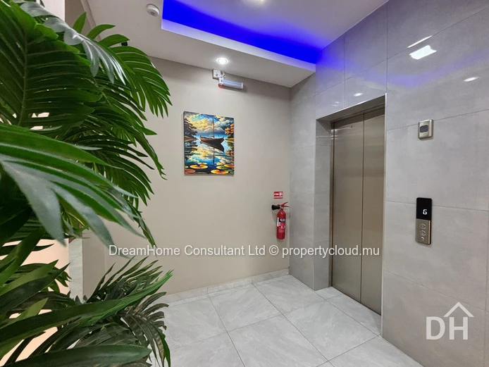 Beachside 3 bedroom apartment - brand new unit