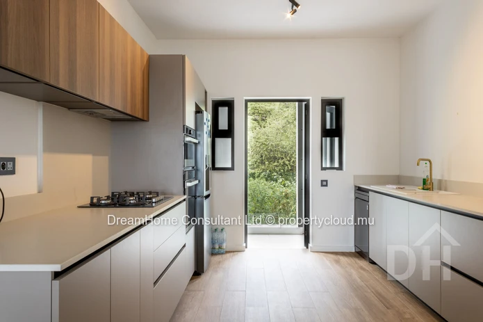 Appartement spacieux R+2 avec des vues imprenables