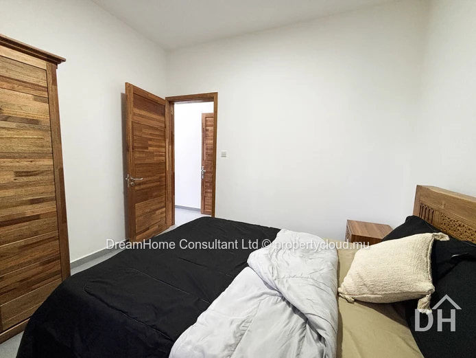Beachside 3 bedroom apartment - brand new unit