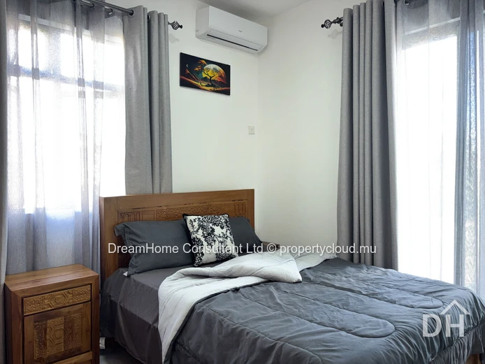 Beachside 3 bedroom apartment - brand new unit