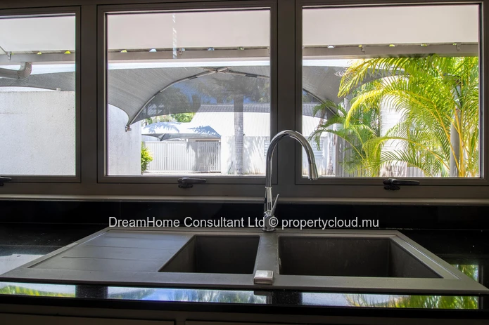 Modern Family Home for Rent – Stunning Mountain Views! - AVAILABLE FROM SEPTEMBER!