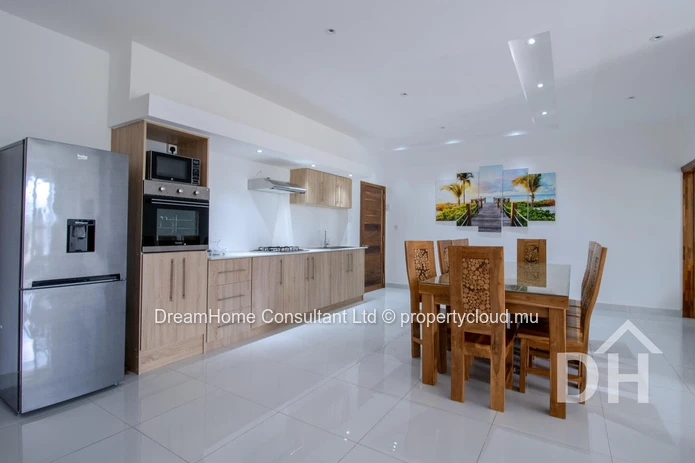 Spacious 3-Bedroom Apartment in a Prime Location – Ready to Move In!