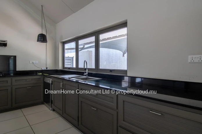 Modern Family Home for Rent – Stunning Mountain Views! - AVAILABLE FROM SEPTEMBER!