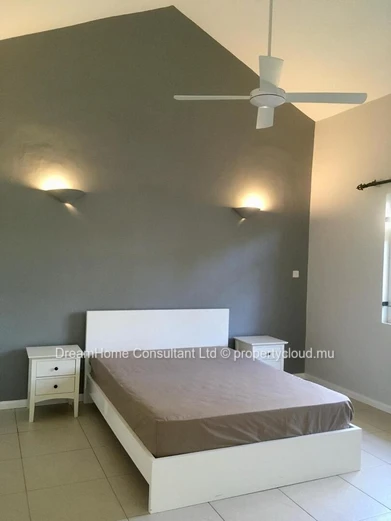 Maison familiale à vendre Maison de 4 chambres dans un complexe résidentiel prestigieux