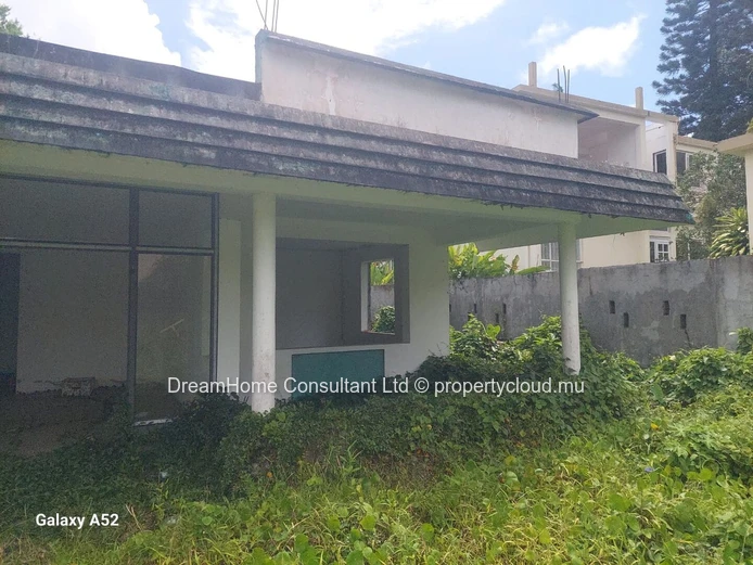 Prime Residential Land for Sale in Floréal 