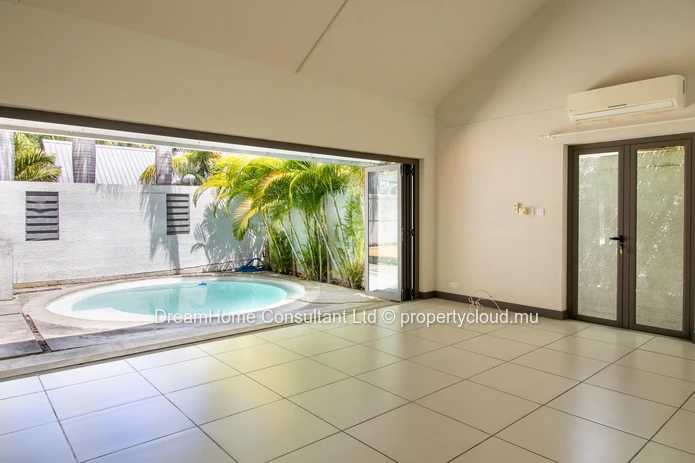 Modern Family Home for Rent – Stunning Mountain Views! - AVAILABLE FROM SEPTEMBER!