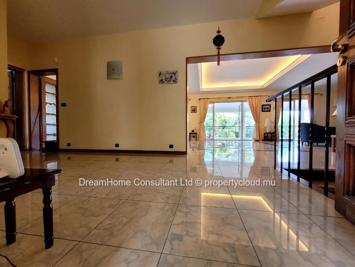 Villa exceptionnelle de 5 chambres à vendre dans une résidence sécurisée - Black River