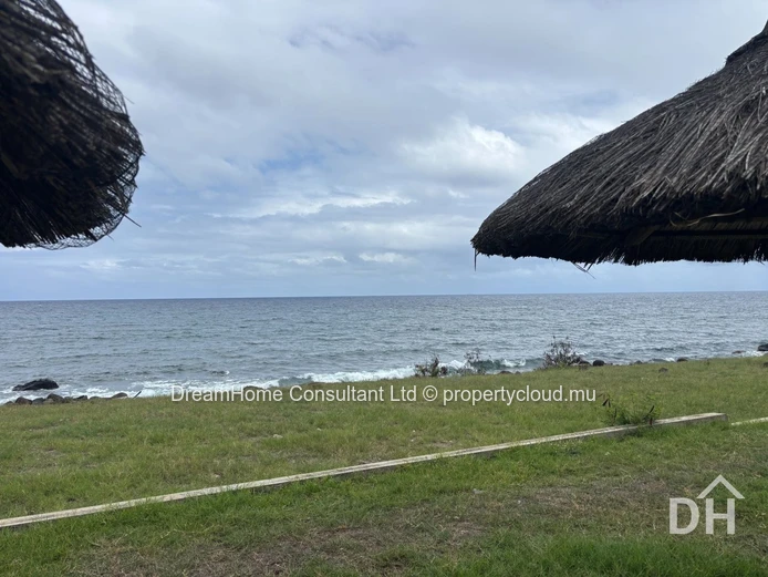 Cozy Beachfront Apartment for Rent – Flic en Flac