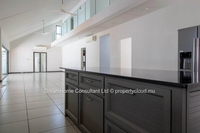 Modern Family Home for Rent – Stunning Mountain Views! - AVAILABLE FROM SEPTEMBER!